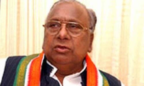 VH urges Cong to fight against Uranium mining at Nallamala