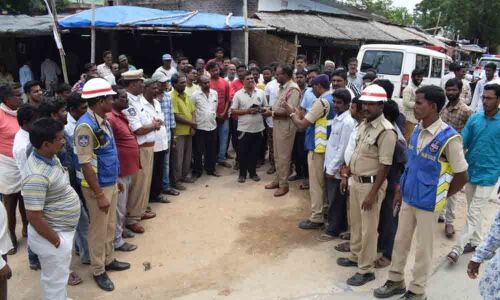 Wanaparthy: Awareness on parking, traffic regulations for biz units held