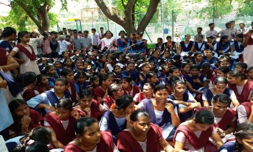 SFI stages dharna at MRO office