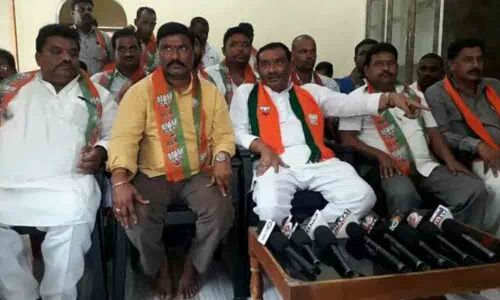 Peddapalli: BJP warns TRS for its derogatory comments