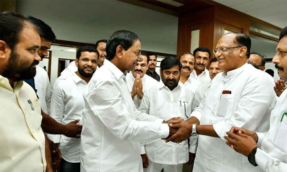 Sukhender Reddy calls on KCR