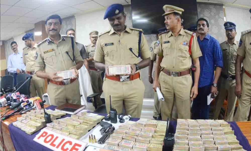 Visakhapatnam: Cops bust currency racket, 13 held