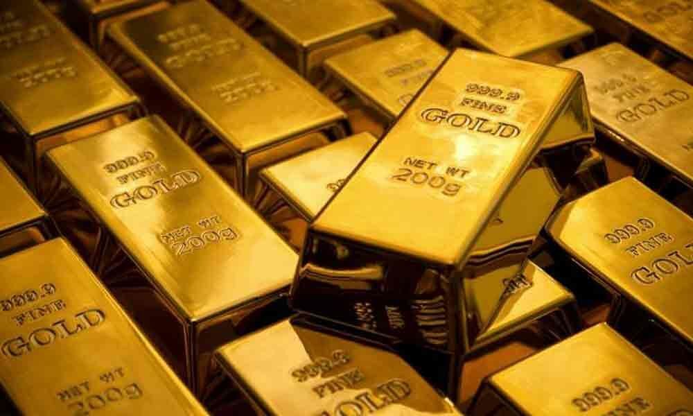 Gold hits new high of 38,820