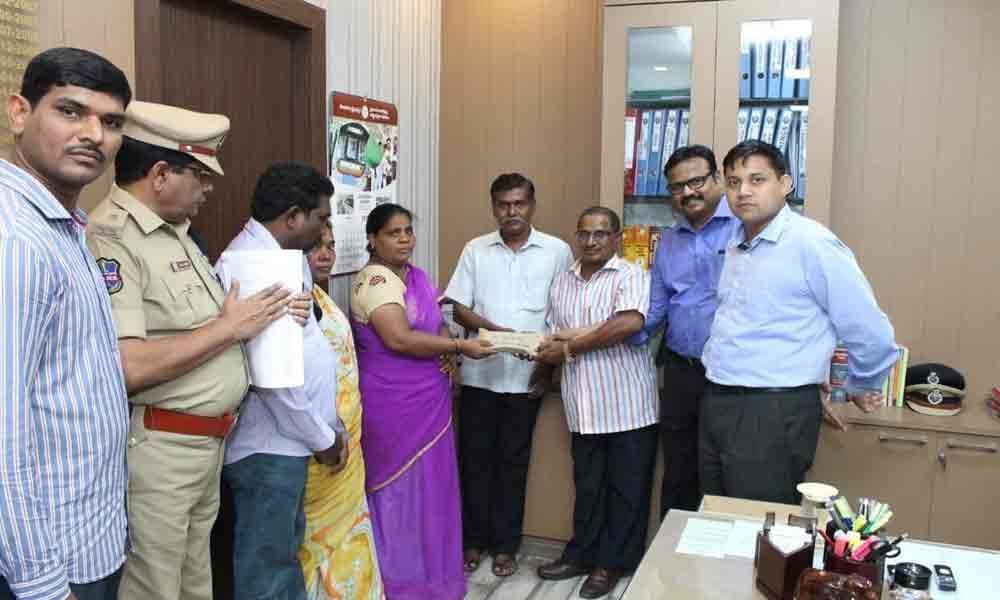 CCS staff donate 1.20 lakh for treatment of home guard