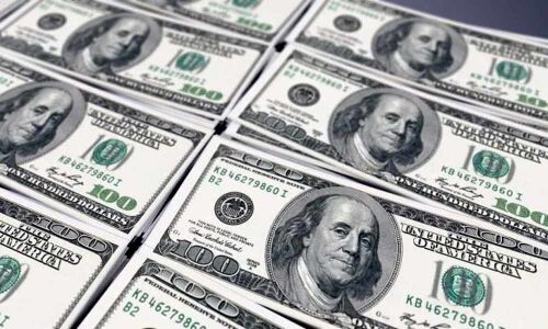 Dollar falls amid declining US Treasury yields