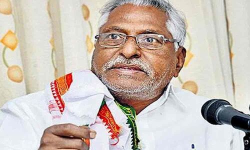 Bhagiratha a mission to earn commissions by KCR: Jeevan Reddy