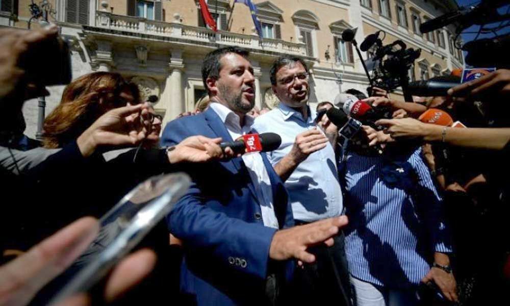 Italys president to hold talks aiming to solve political crisis