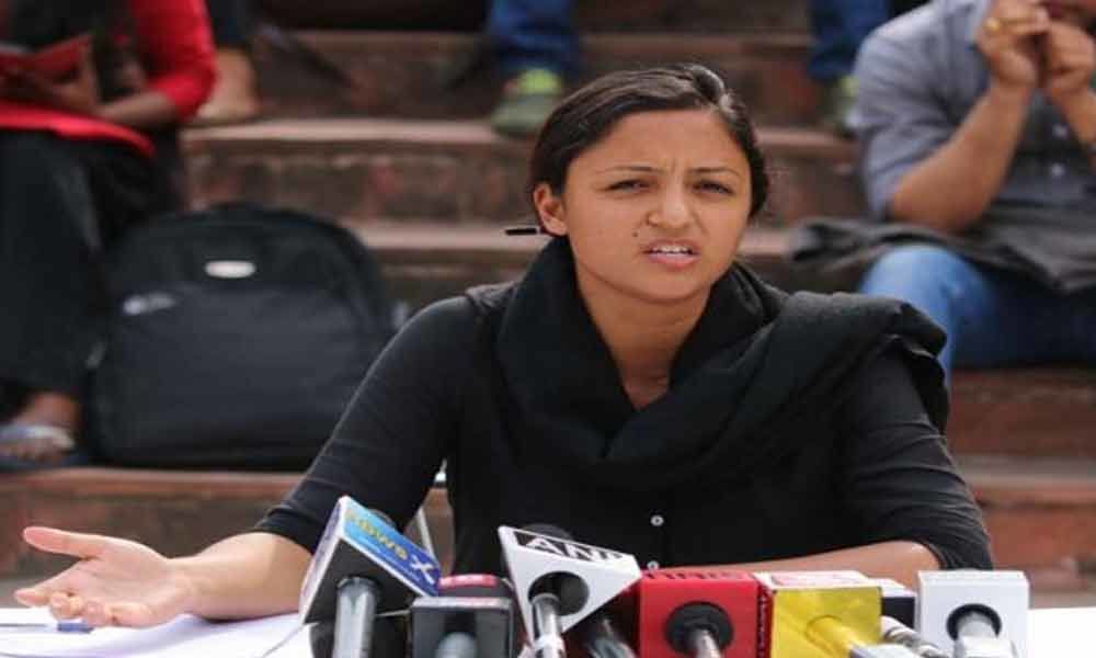 Shehla Rashid reasserts claims on J&K situation; argues with journalists