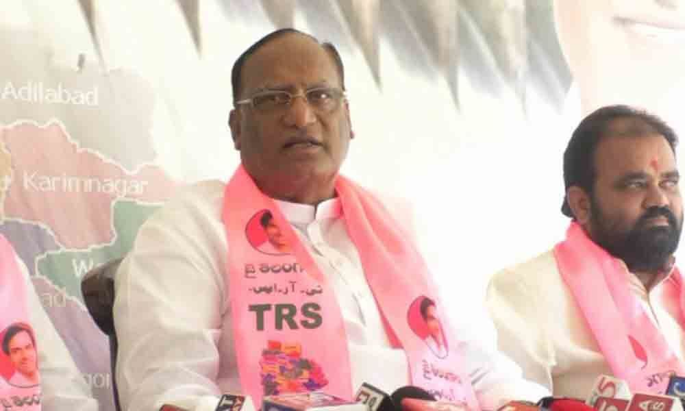 Gutha flays Uttam, Komati for comments on pending projects in Nalgonda