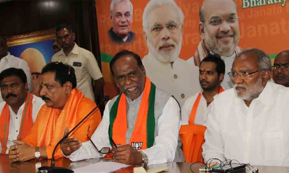 Hyderabad: BJP holds KCR responsible for losing Central projects