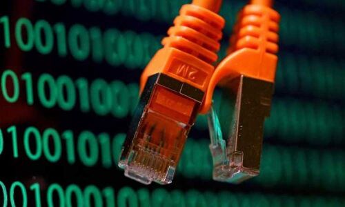 Pakistan warns cable operators against airing Indian content