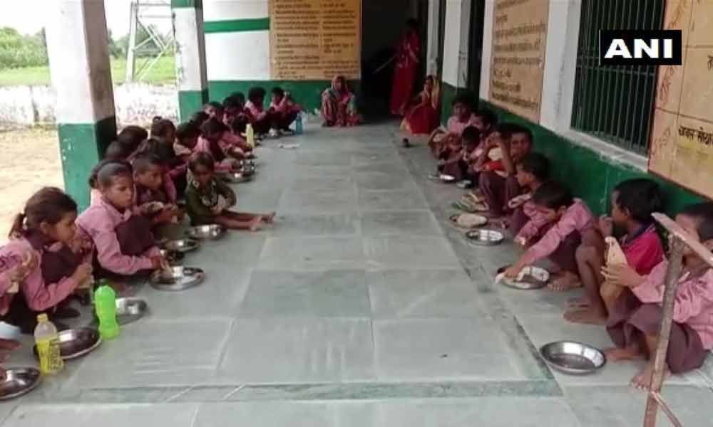 WATCH | UP primary school serves students roti with salt for nutritious mid-day meal