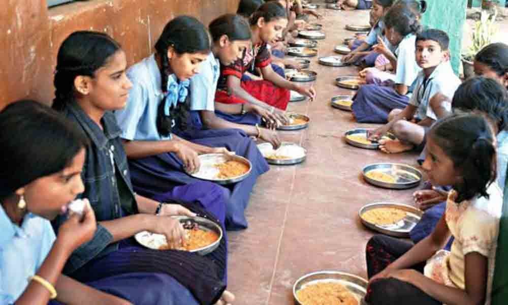 Bharti AXA joins hands with Akshaya Patra : mid-day meal programme