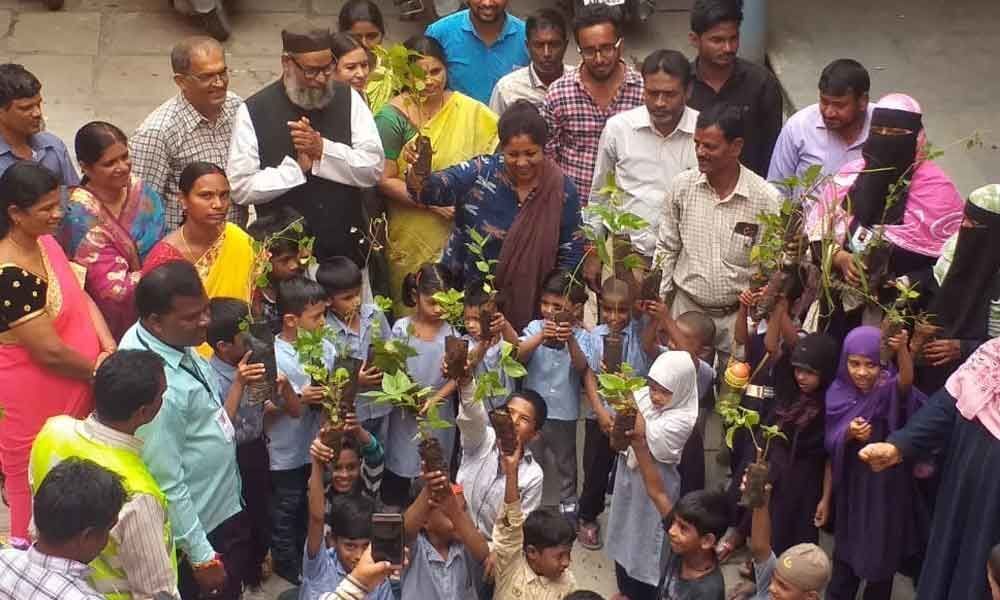 Schoolchildren take part in Haritha Haram