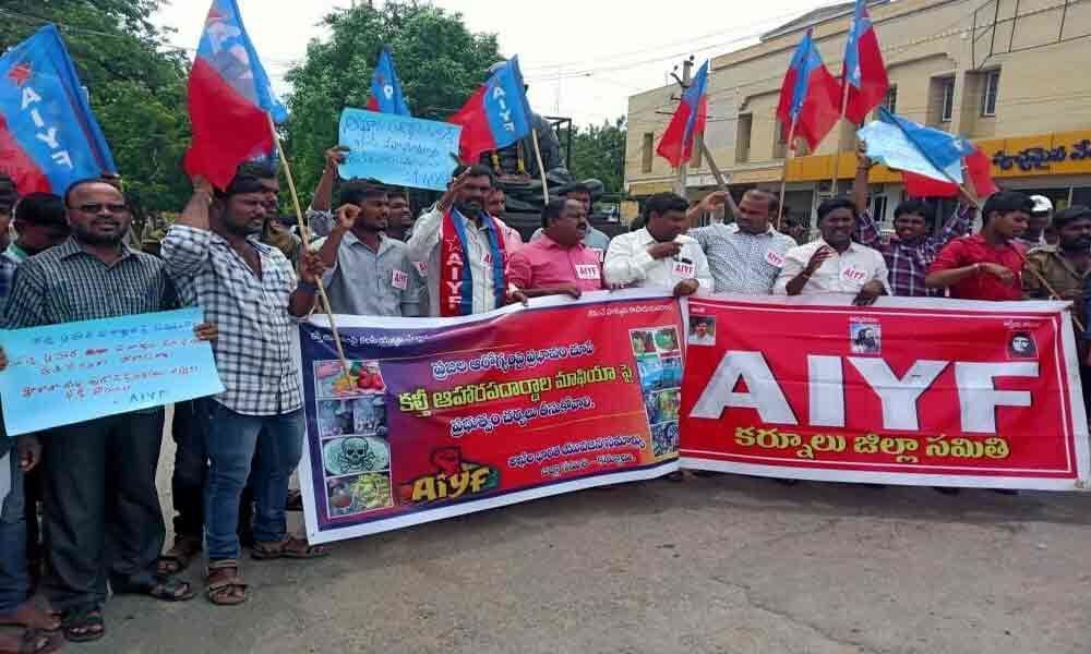 Crack whip against food adulterating mafia: AIYF