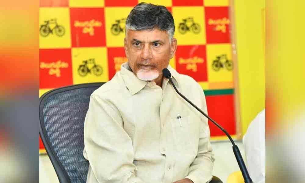 Farmers incurred loss of  4,000 cr due to floods: Chandrababu Naidu