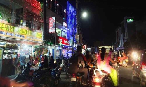 Traffic snarls a daily affair at Tarbund