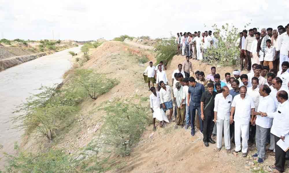 Minister visits Jeedipalle reservoir, HNSS Canal
