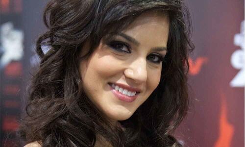 Sunny helps daughter finish homework