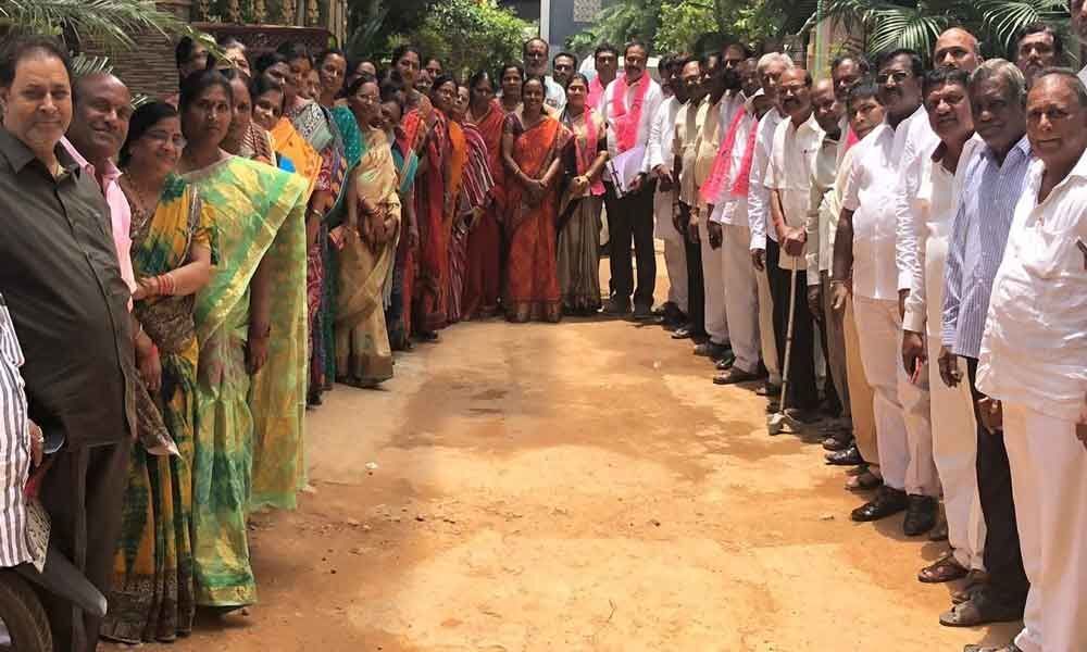 TRS holds basti-level committee elections