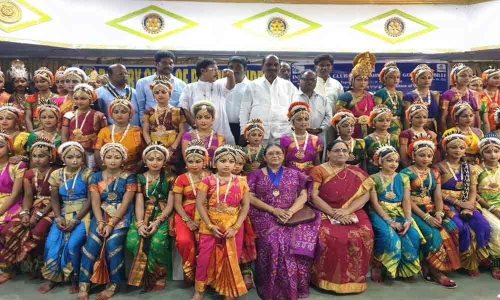 Rotary Club holds dance competitions in Rajamahendravaram