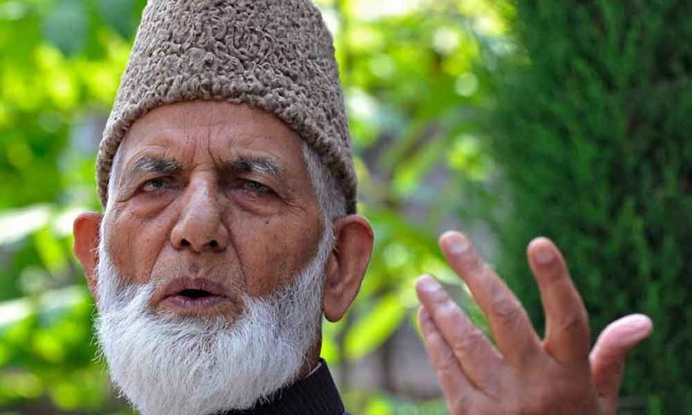 Geelani asks Kashmiris to resist