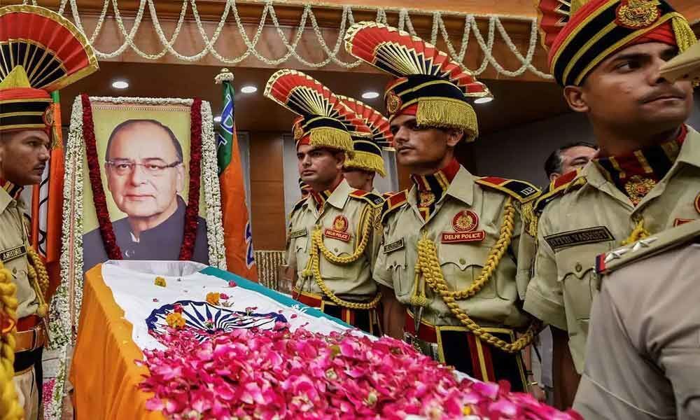 Nation bids adieu to Jaitley