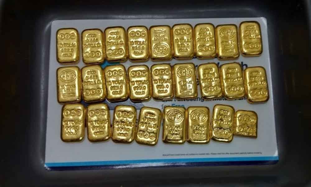 Customs officials seize Rs 1.11 crores gold at RGIA