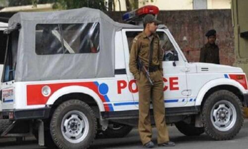 On bike with parents, 4-yr-old Delhi girl dies after kite string slits her throat