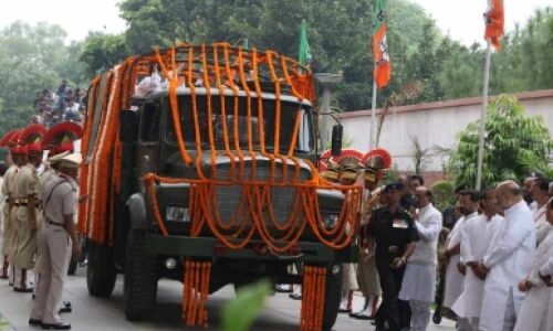 Arun Jaitleys funeral procession leaves BJP headquarters