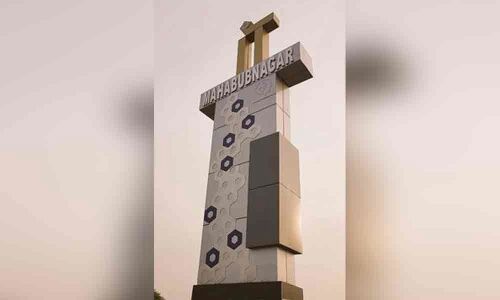 IT CORRIDOR Oustees angry over non-payment of compensation