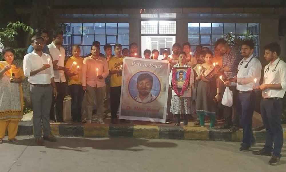 NIMS doctors pay respects to Dr Maaz Ahmed