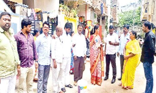 Corporator Alakunta takes out padayatra