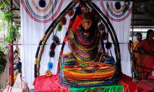 Goddess Durga gets one lakh bangles