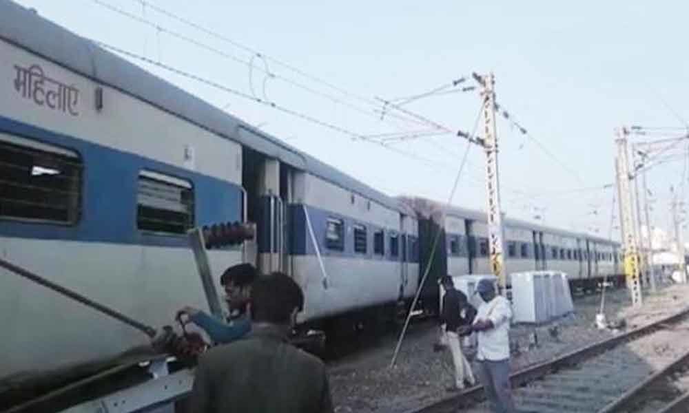 Train coaches derailed at Kanpur Railway Station, no injuries reported
