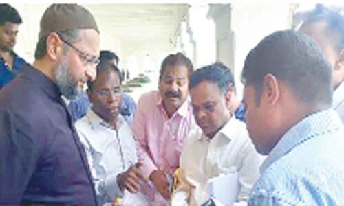 Asad, A K Khan inspect works at Mecca Masjid