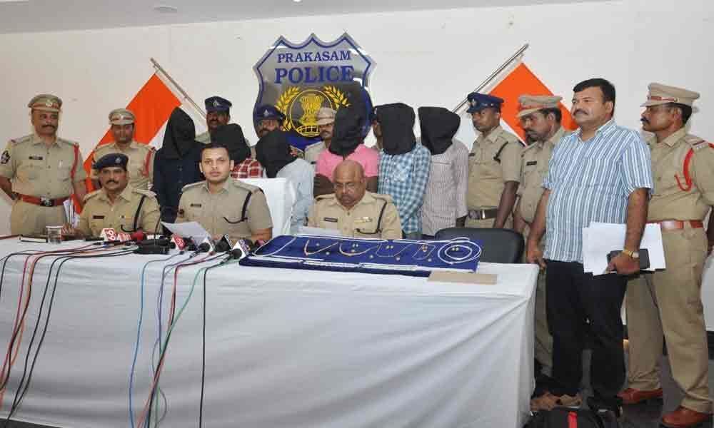 Prakasam police bust robbery gang, 6 held