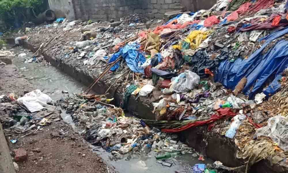 Patancheru: Locals irked over overflowing nalas