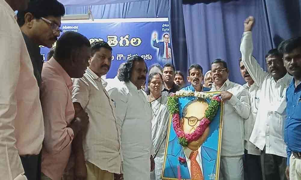 ST Commission felicitation programme disrupted