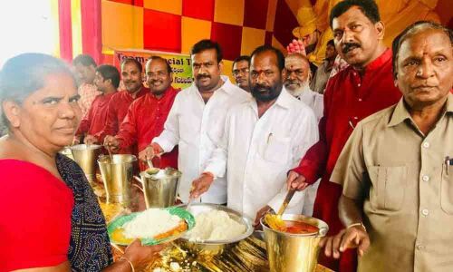 Kukatpally: Anna Prasada programme held