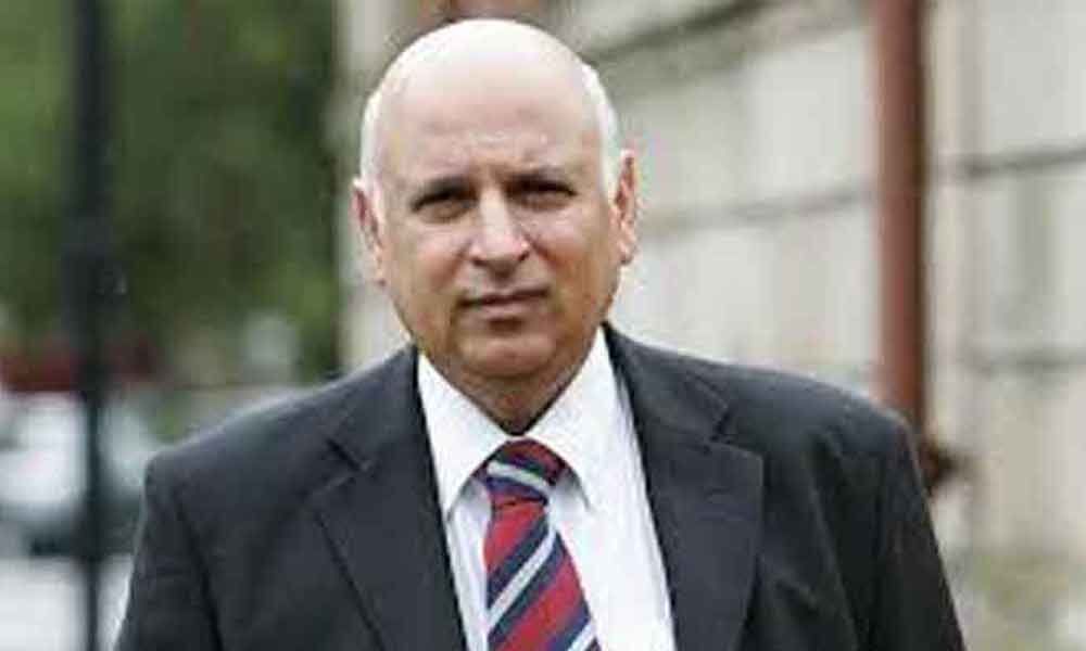 Pakistans Punjab Governor Chaudhry Muhammad Sarwar meets father of abducted Sikh girl