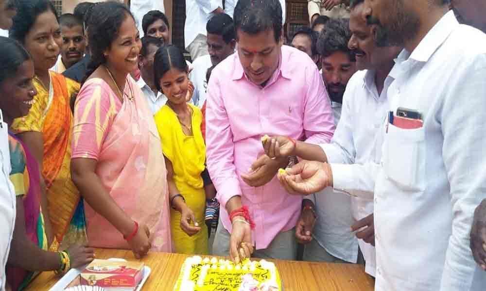 MLA Beeram Harsha Vardhan celebrates birthday in Kollapur