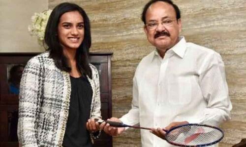 PV Sindhu meets Vice President Venkaiah Naidu at his residence