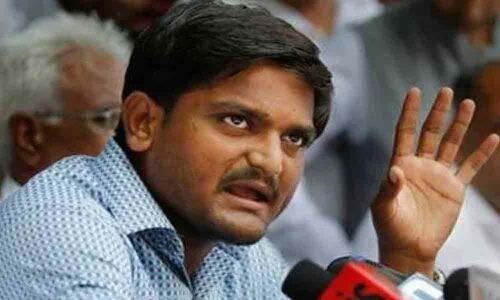 NSUI gets show-cause notice for Hardiks visit