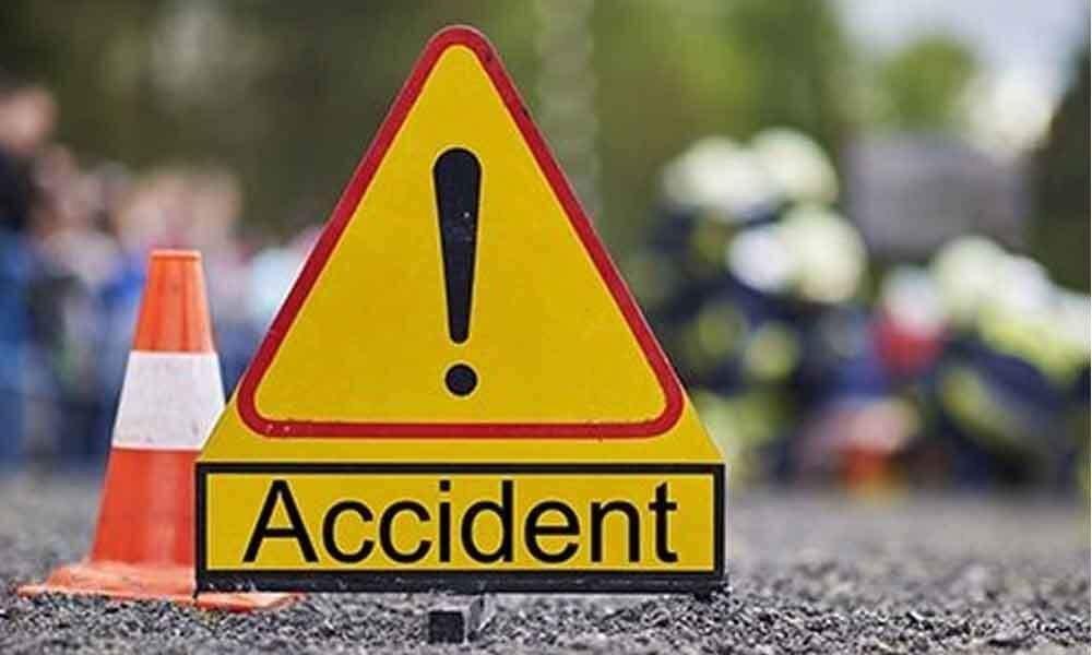 4 hurt in TSRTC bus and auto-rickshaw collision in Bhongir