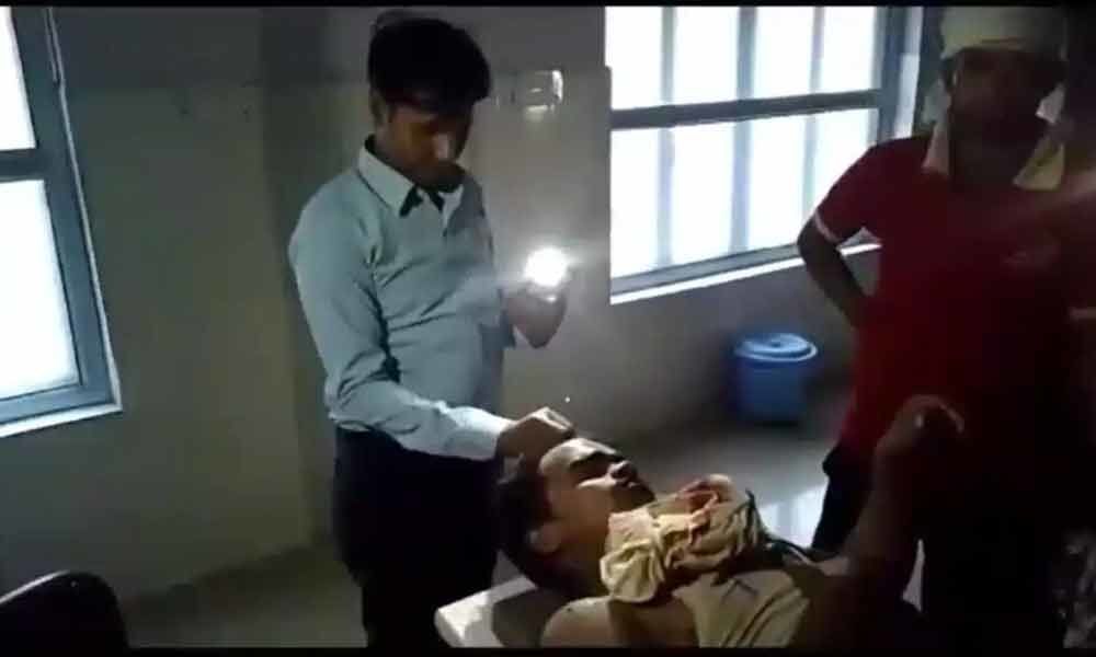 Uttar Pradesh doctor stitches up patient under mobile torchlight