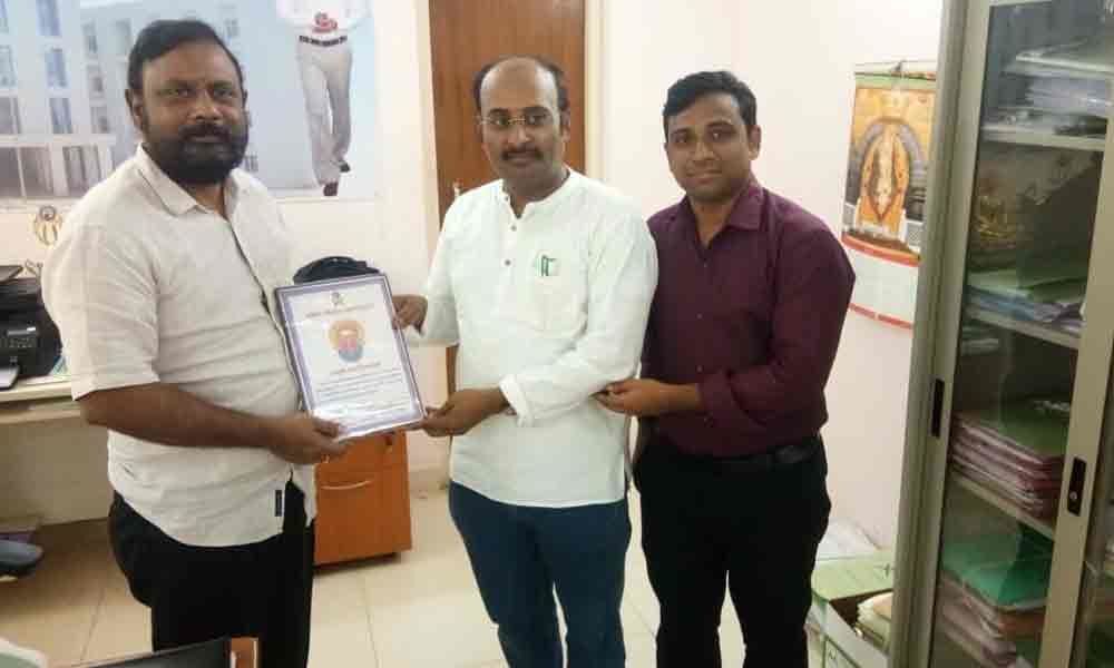 IIIT Prof bags Life-Time Award in Vijayawada