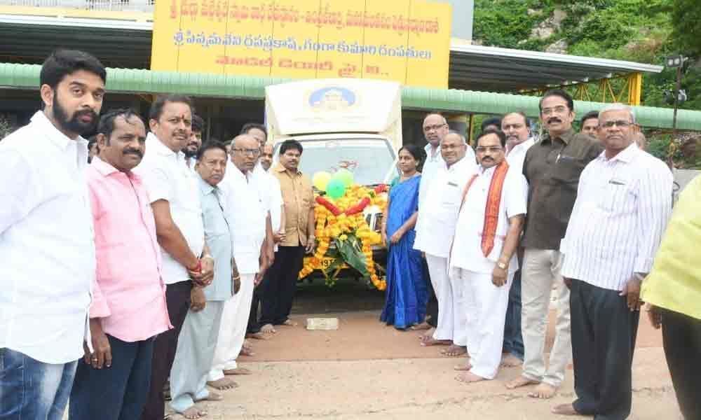 Vehicle donated to Kanakadurga temple
