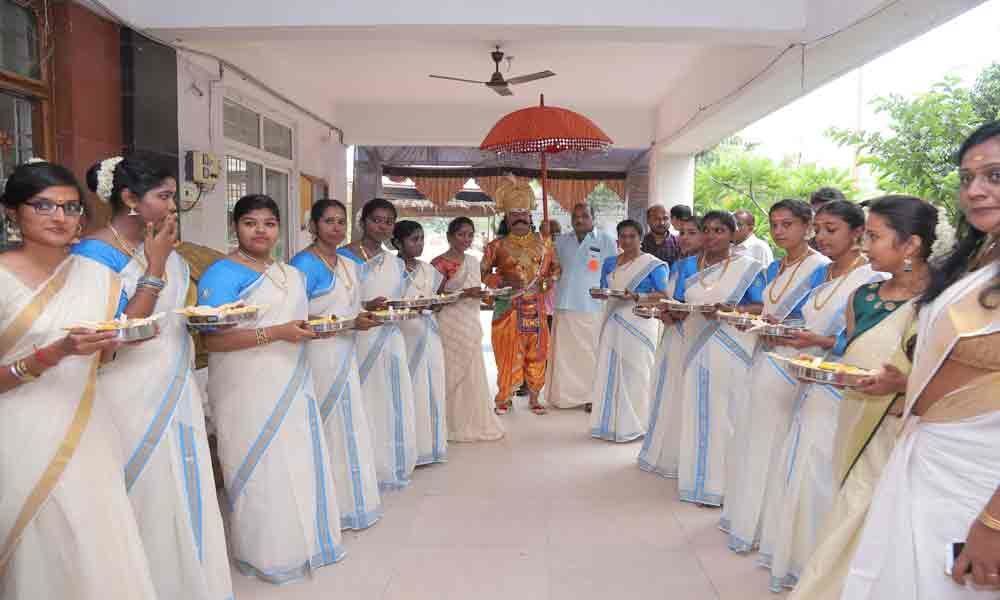 Traditional dances of Kerala enthrall audience in Visakhapatnam