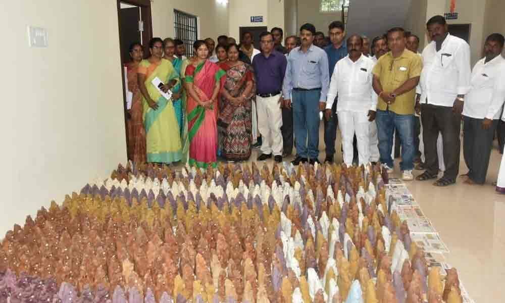 ZP chief stresses on installing clay idols